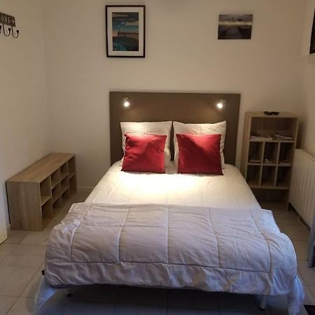 Studio De Plain-Pied Avec Terrasse Tout Proche Mer Courseulles-sur-Mer Zewnętrze zdjęcie